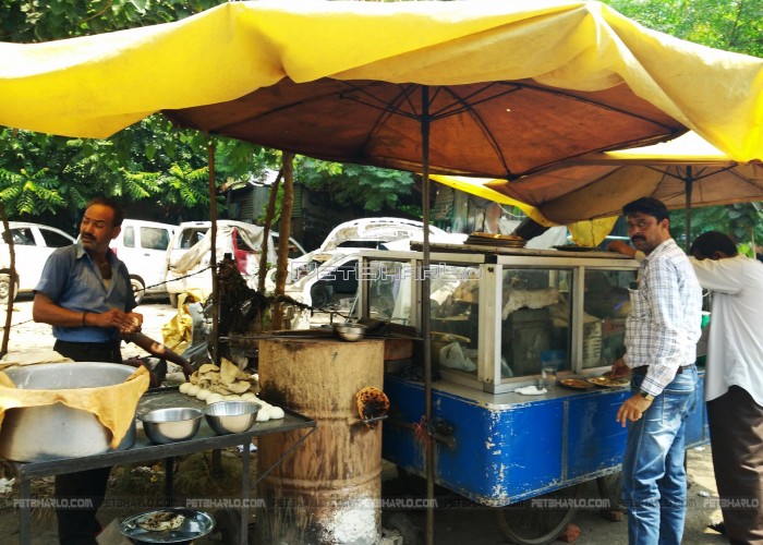Famous Naan wallah- Gandhi Nagar-Jammu- Rajma-Kulcha